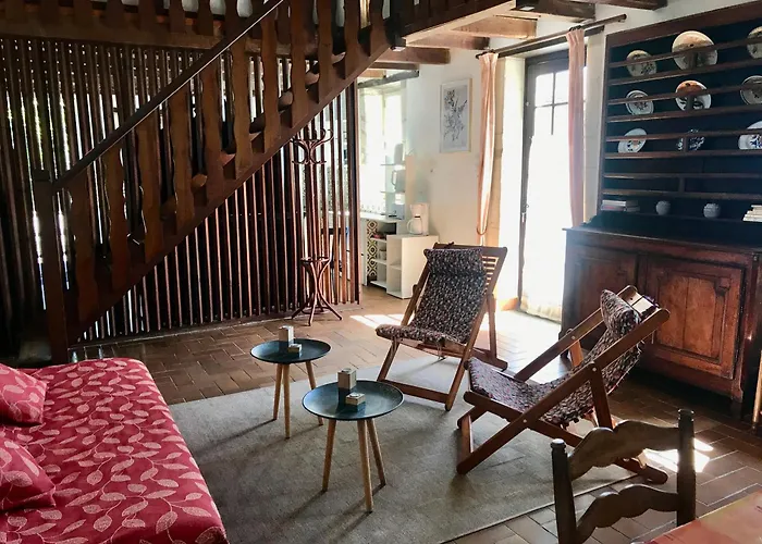 Pigeonnier Du Rau, Avec Parc Et Piscine 1-1 *